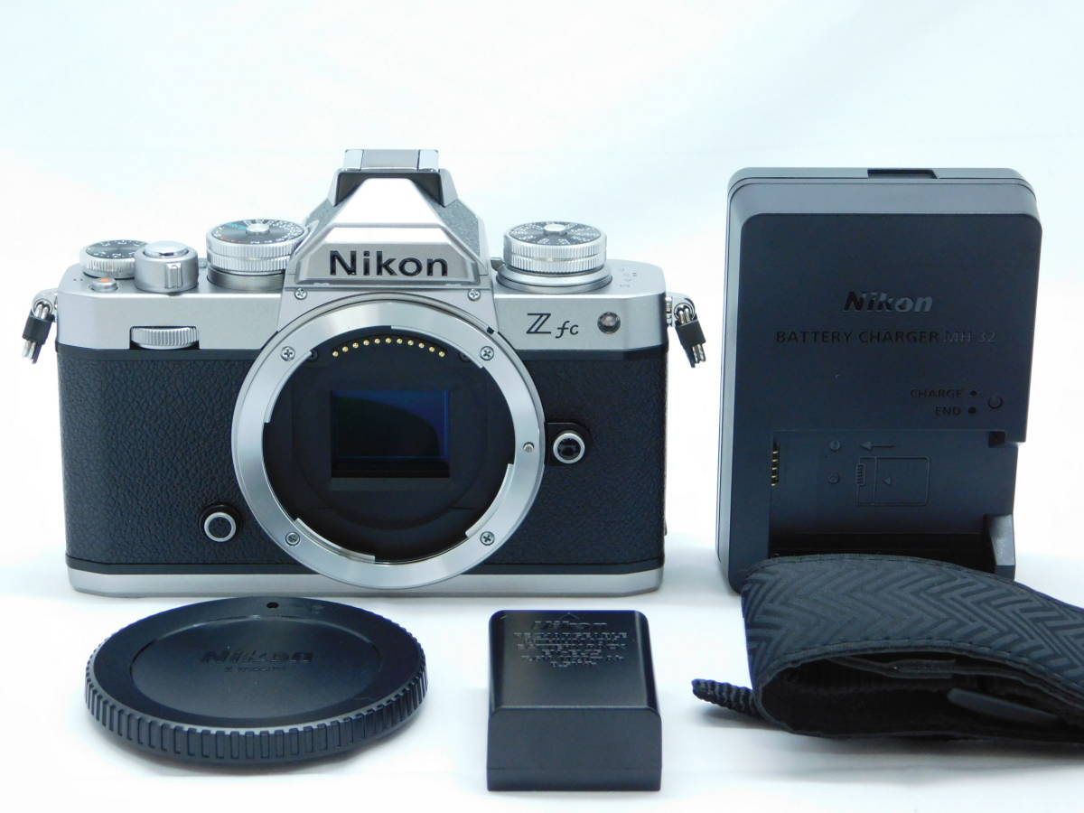 魅力の Nikon □新品級□ ニコン #17261 125回♪ 約 ☆シャッター回数