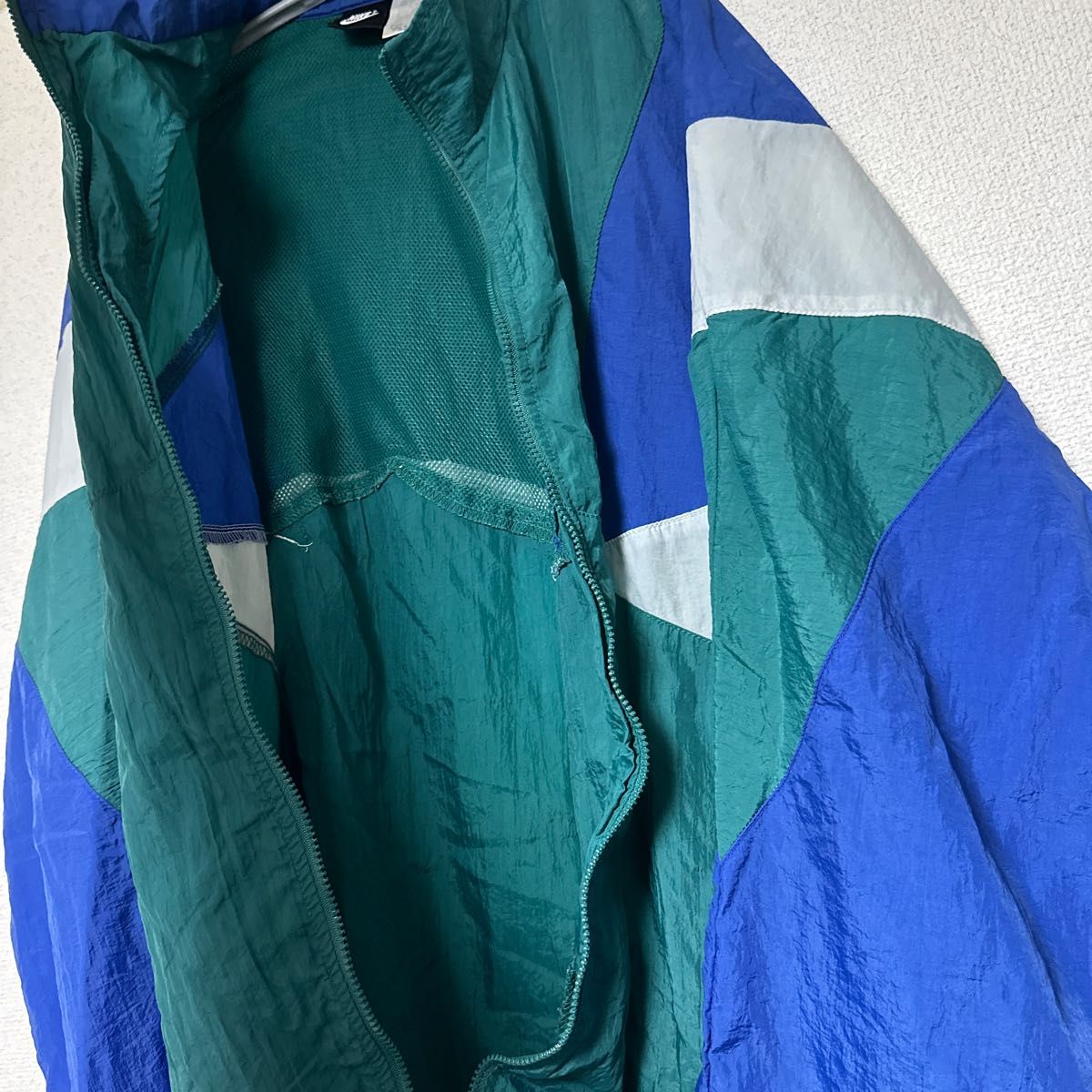 レア物 菅田将暉 NIKE 薄手 春物 ナイロンジャケット 90S 軽量 L レア物 菅田将暉 NIKE 薄手 春物 ナイロンジャケット 90S 軽量 L