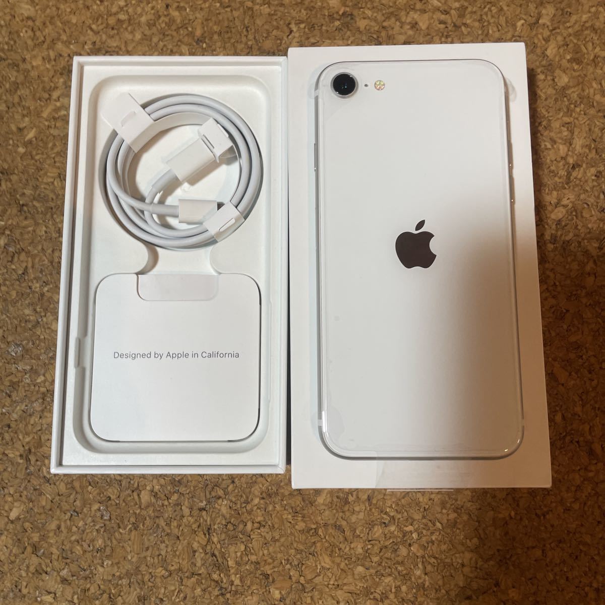 iPhone SE 2 64GB 第2世代 white ホワイト 白 モバイル 未使用