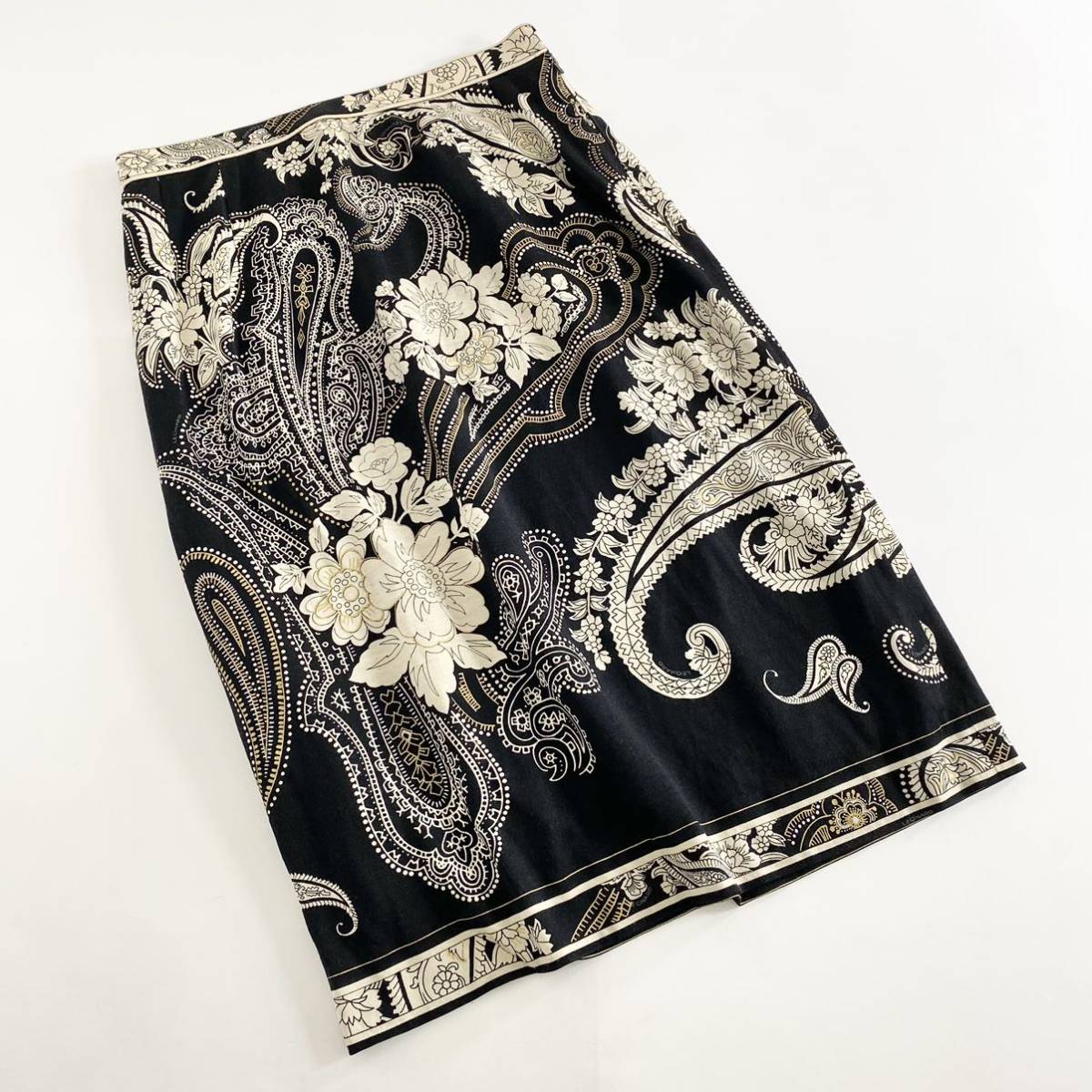 52i12《美品》LEONARD レオナール シルク混プリントスカート サイズ69 ブラック レディース 花柄 ペイズリー flower print skirt 日本製