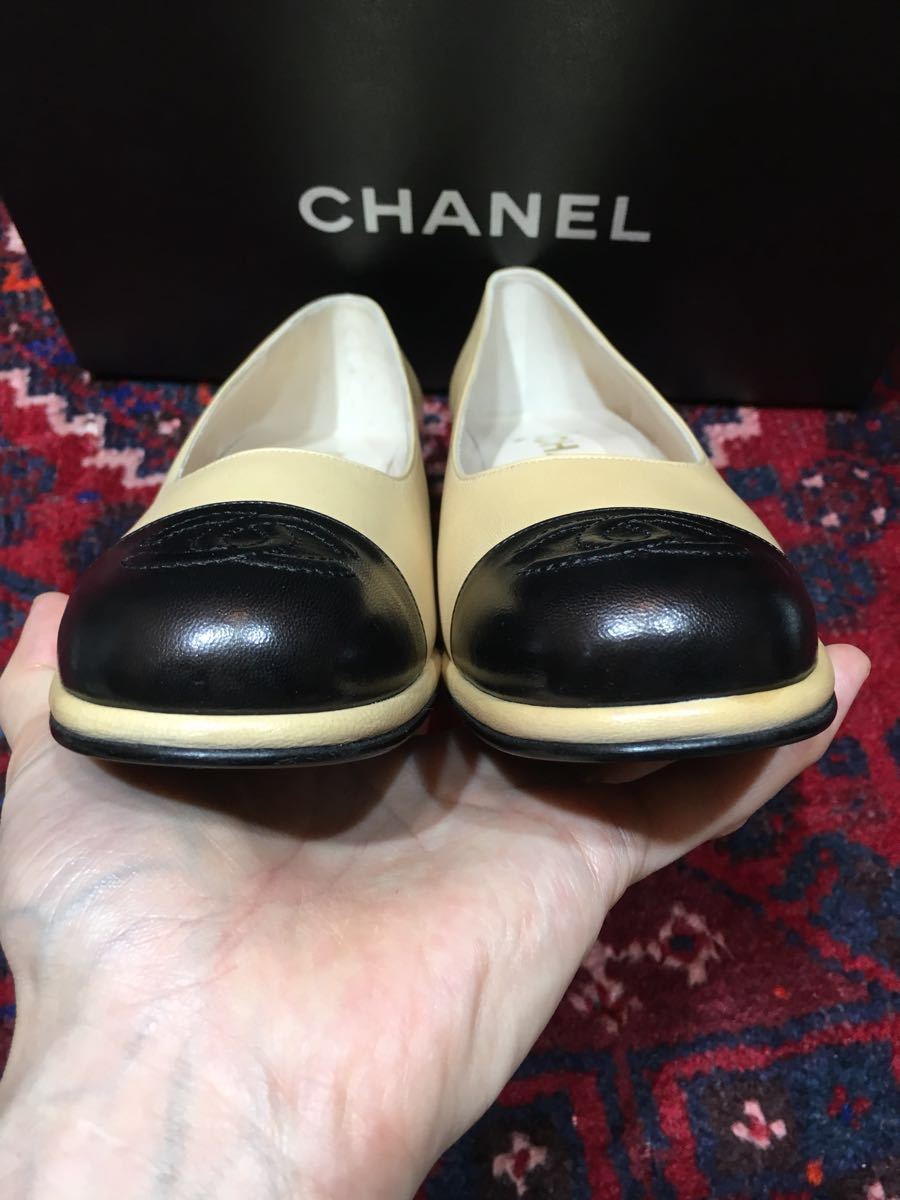 新品未使用箱付CHANEL COCO MARC BICOLOR LEATHER HEEL PUMPS MADE IN ITALY/シャネルココマークバイカラーレザーヒールパンプス_画像3