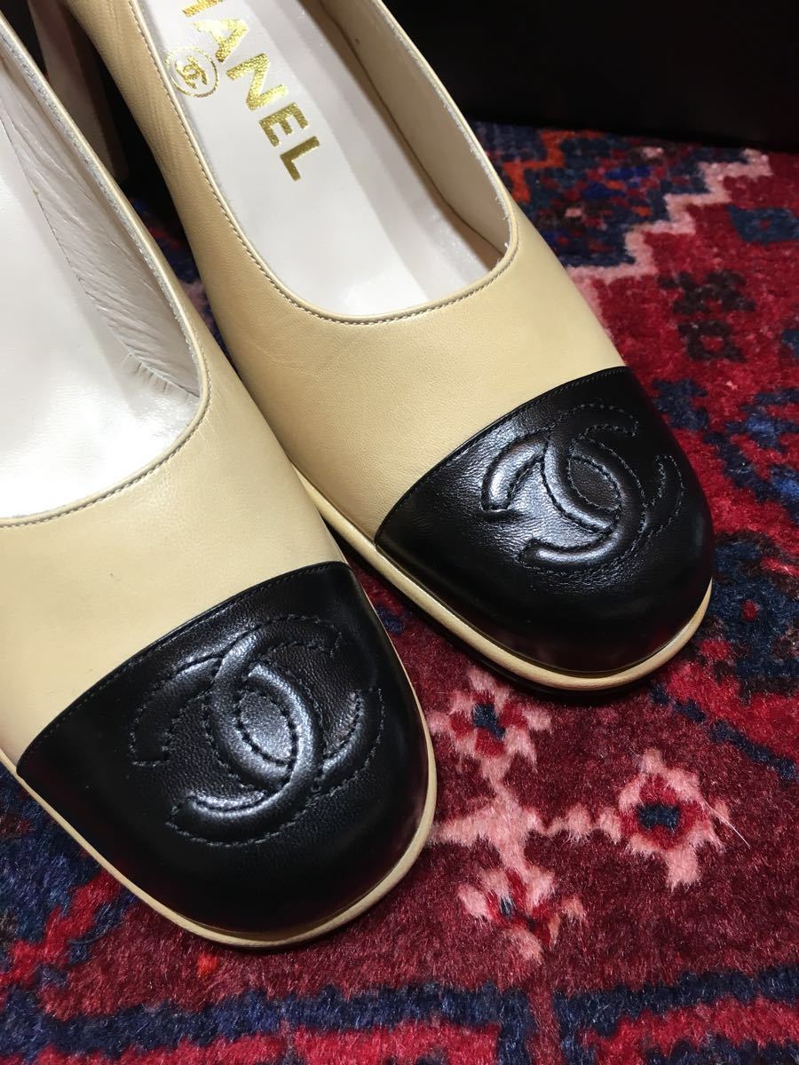 新品未使用箱付CHANEL COCO MARC BICOLOR LEATHER HEEL PUMPS MADE IN ITALY/シャネルココマークバイカラーレザーヒールパンプス_画像2