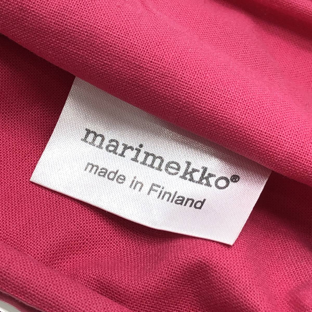 ♪送料一律185円 marimekko マリメッコ ペンケース がま口 花柄 コットン100 筆箱 ポーチ 小物入れ ピンク系 中古品♪K21285_画像3