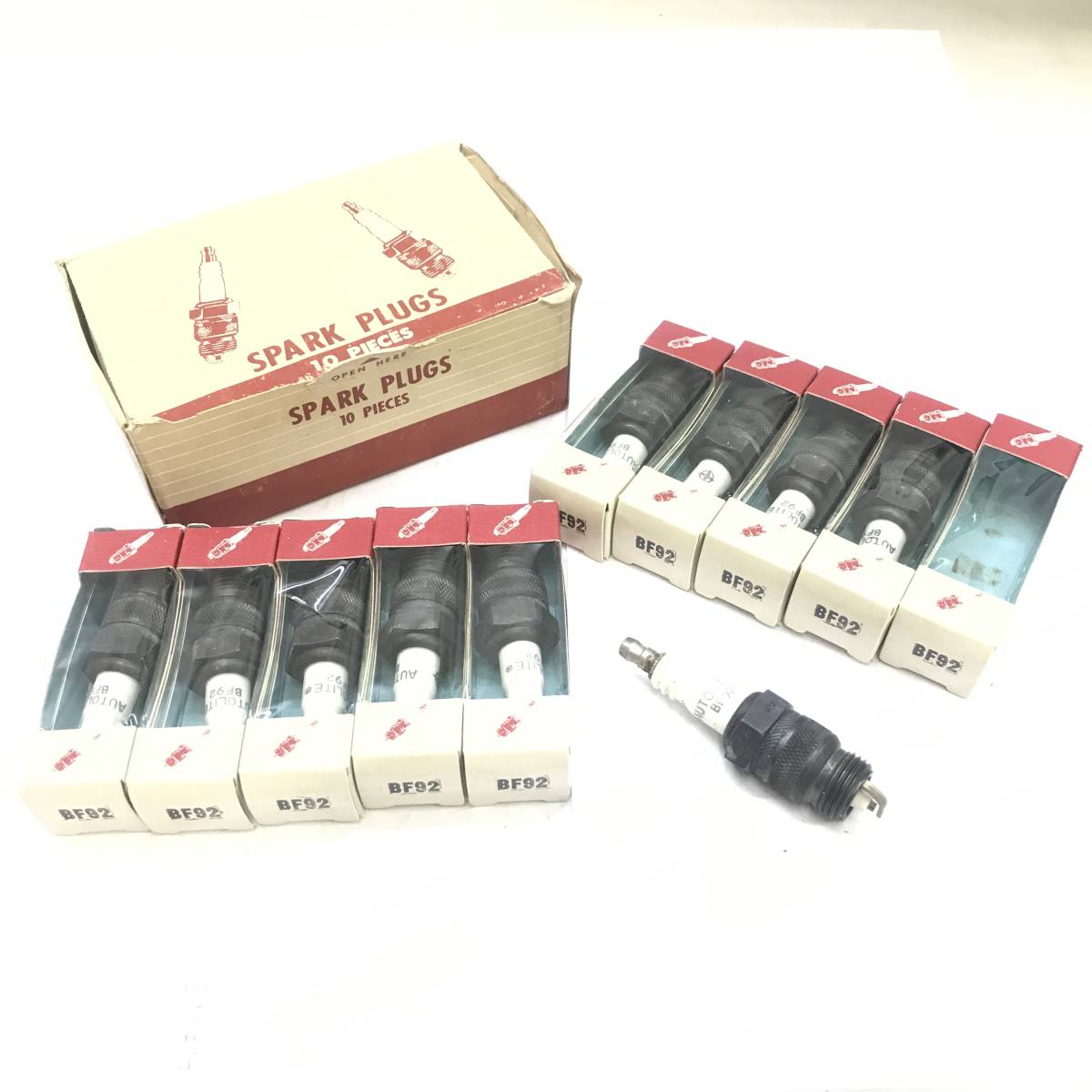 # FORD MOTOR フォード SPARK PLUGS スパークプラグ BF92 部品 パーツ 長期保管品 電装品 旧車 まとめ カー用品 現状品 #K31223_画像1