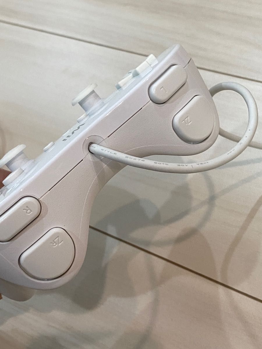 Wii クラシックコントローラーPRO Nintendo ホワイト 2個セット Wii クラシックコントローラーPRO Nintendo ホワイト 2個セット