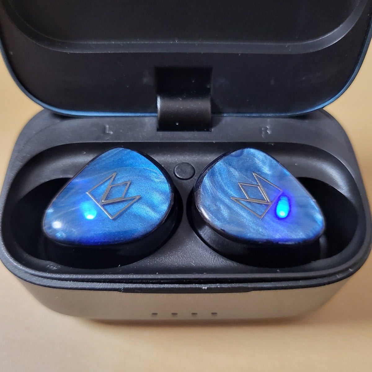 人気が高い audio noble fokus ワイヤレスイヤホン フォーカス 完全