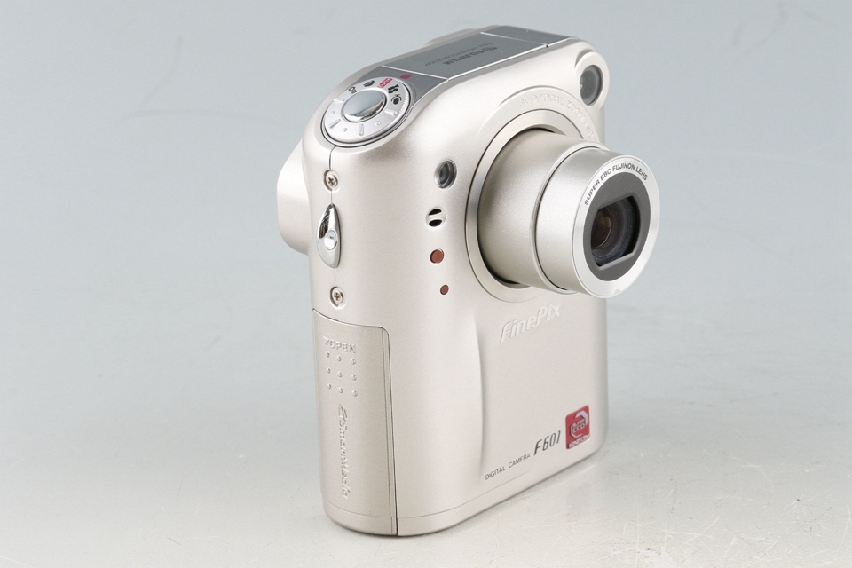 激安価格の *Japanese Camera Digital F601 Finepix Fujifilm version