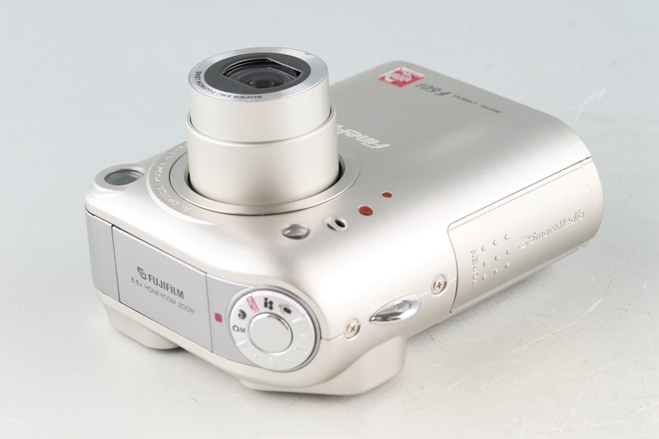 富士フイルム Fujifilm Finepix F601 Digital Camera *Japanese version only * #49361M1