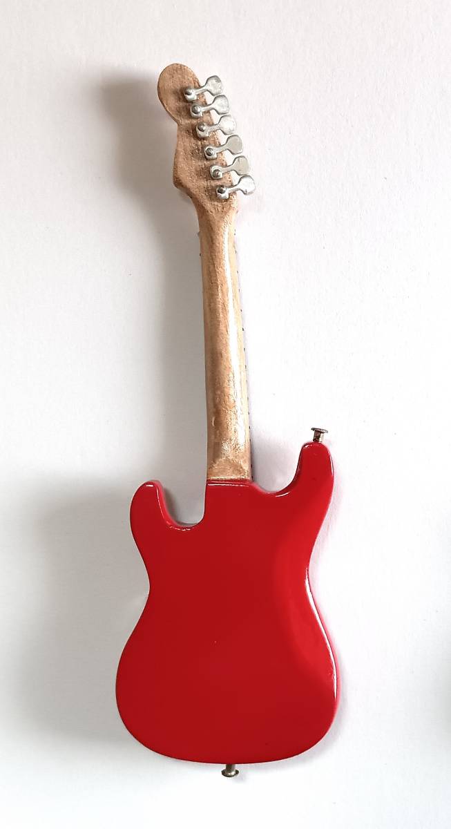 STRATOモデルミニチュアギター15 cmの2本セット。ミニ楽器_画像3
