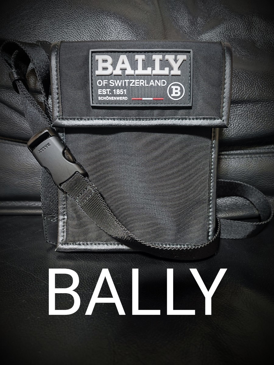 美品　BALLY　バリー　バッグ　ショルダーバッグ　サコッシュ　ナイロンバッグ 1、2回使用したのみ★ボディバッグ 斜め掛けバッグ 箱あり　_画像1