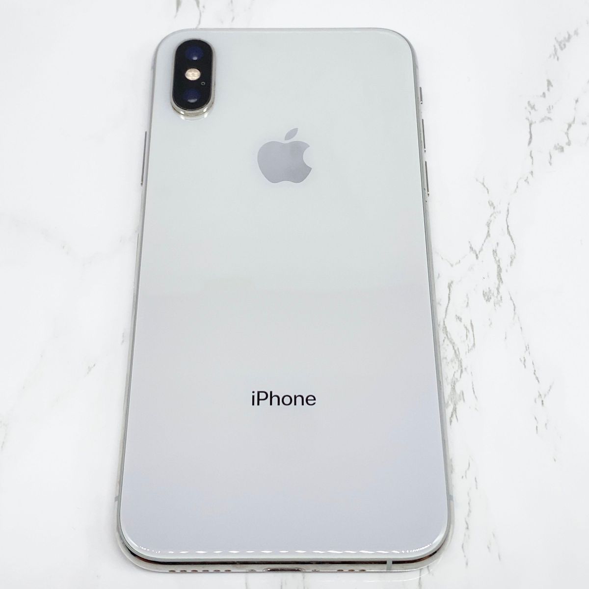 iPhone Xs Silver 64 GB SIMフリー 3395-