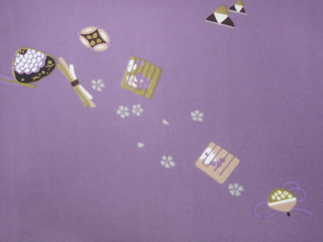 お仕立て上がり　1723　袷　洗えるきもの　小紋　薄紫　ひな祭り　Mサイズ　(レターパック不可）_画像2