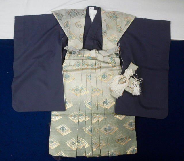 貸衣装処分品　五歳男の子用祝い着　335　着物・袴・裃　緑/グレー【中古】〈レターパック不可〉
