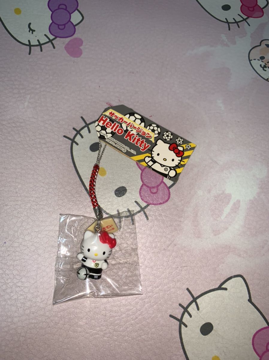 HELLO KITTY’サッカーバージョン根付け・・・アウェイ