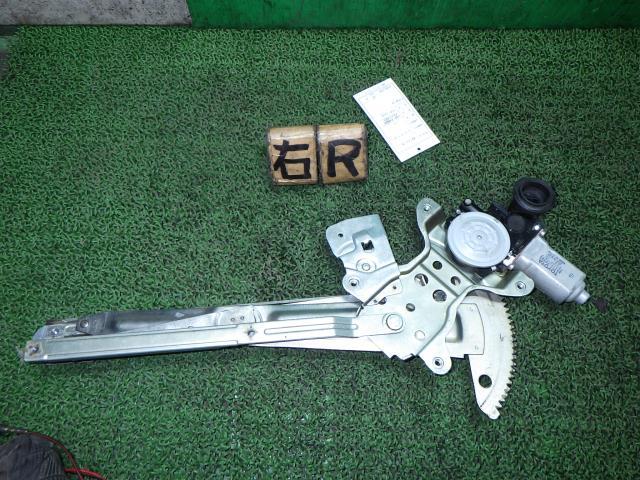 ノア DBA-AZR60G 右リアドアレギュレーター・モーター 85710-20380 中古