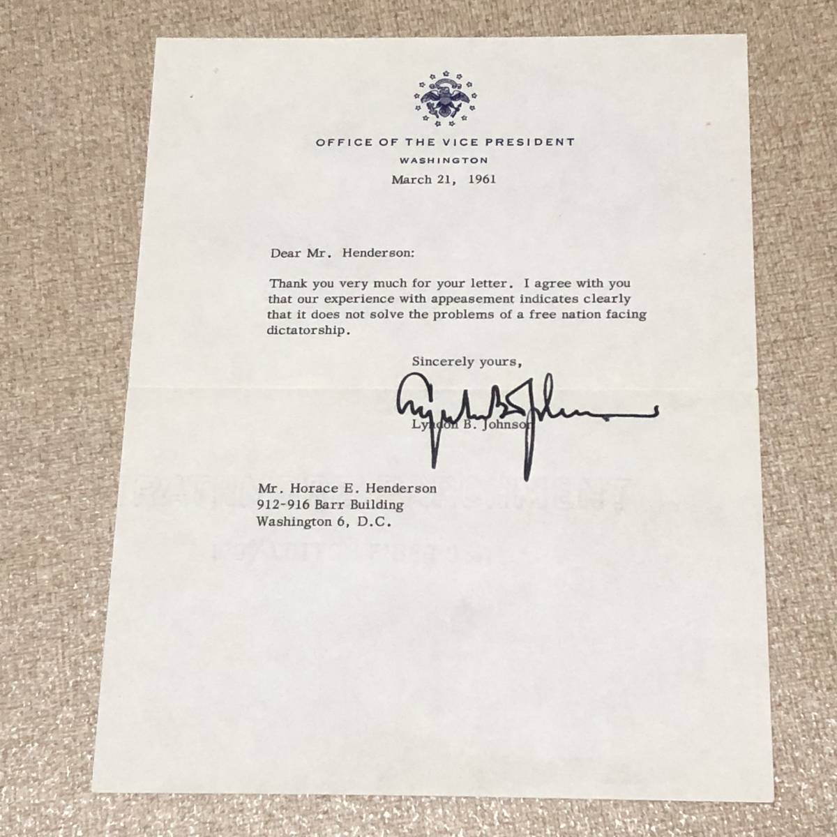 アメリカ大統領★第36代大統領 リンドン・ジョンソン大統領 直筆サイン レター 刻印入_画像1
