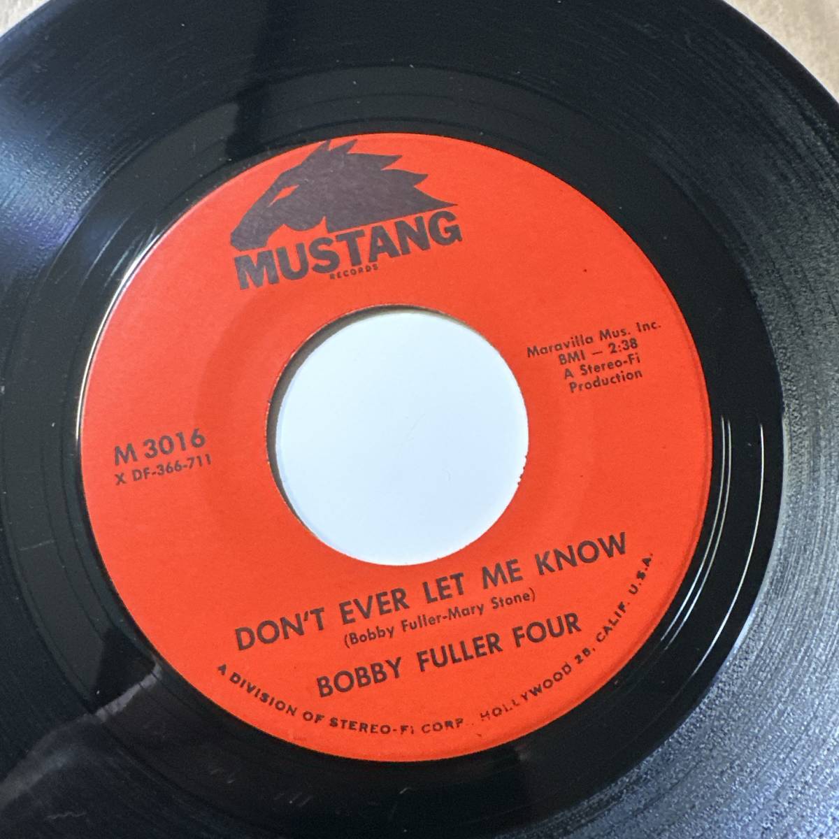 Bobby Fuller Four - Love’s Made A Fool Of You ☆US ORIG 7″☆I Fought the Lawでおなじみの！☆Mustang Records DEAD STOCK_画像2