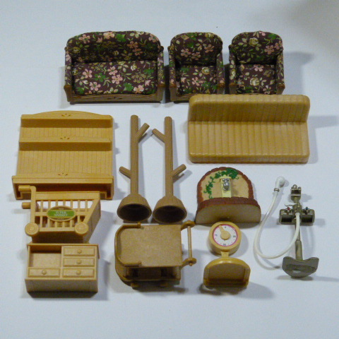 フィギュア  シルバニアファミリー（ウサギ、ネコ）、家具、小物  セットの画像6