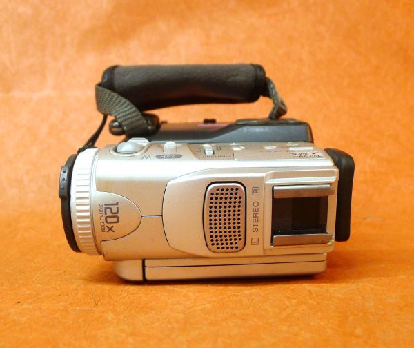 i463 SONY DCR-PC101 デジタルビデオカメラ バッテリー付き サイズ：約 幅5.5×高さ10.5×奥行10.2cm /60_画像6