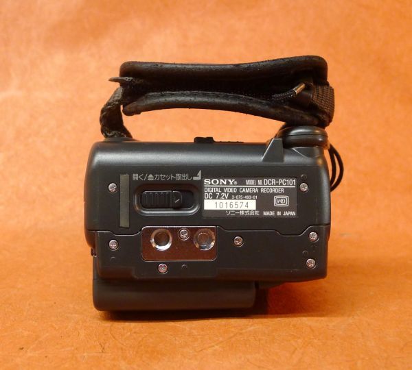i463 SONY DCR-PC101 デジタルビデオカメラ バッテリー付き サイズ：約 幅5.5×高さ10.5×奥行10.2cm /60_画像7