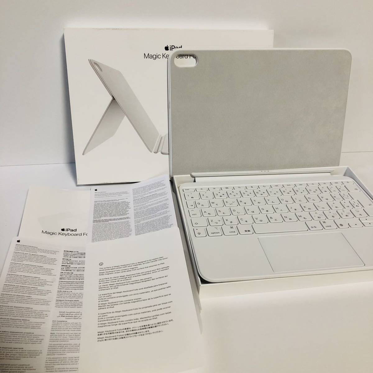 訳ありセール 格安） 極美品☆iPad 第10世代 Magic Keyboard Folio