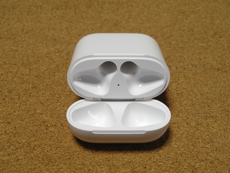 Apple Apple Air Pods Air Pods A1602無線耳機藍牙連接MMEF 2J / A. 原文:Apple アップル Air Pods エアーポッズ A1602 ワイヤレスイヤホン Bluetooth接続 MMEF2J/A