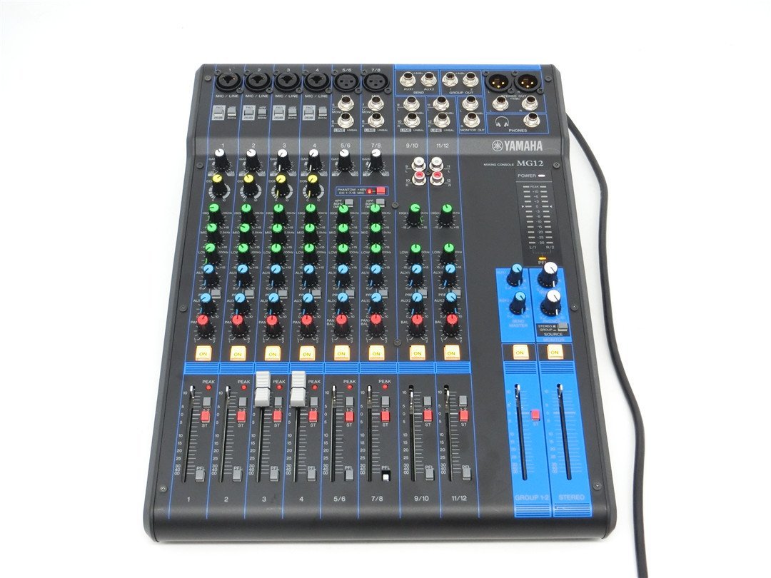 中古　YAMAHA MG12ミキサー　ミキシングコンソール　MIXING CONSOLE ヤマハ 　通電のみ確認済み　動作未確認　ジャンク扱い_画像1