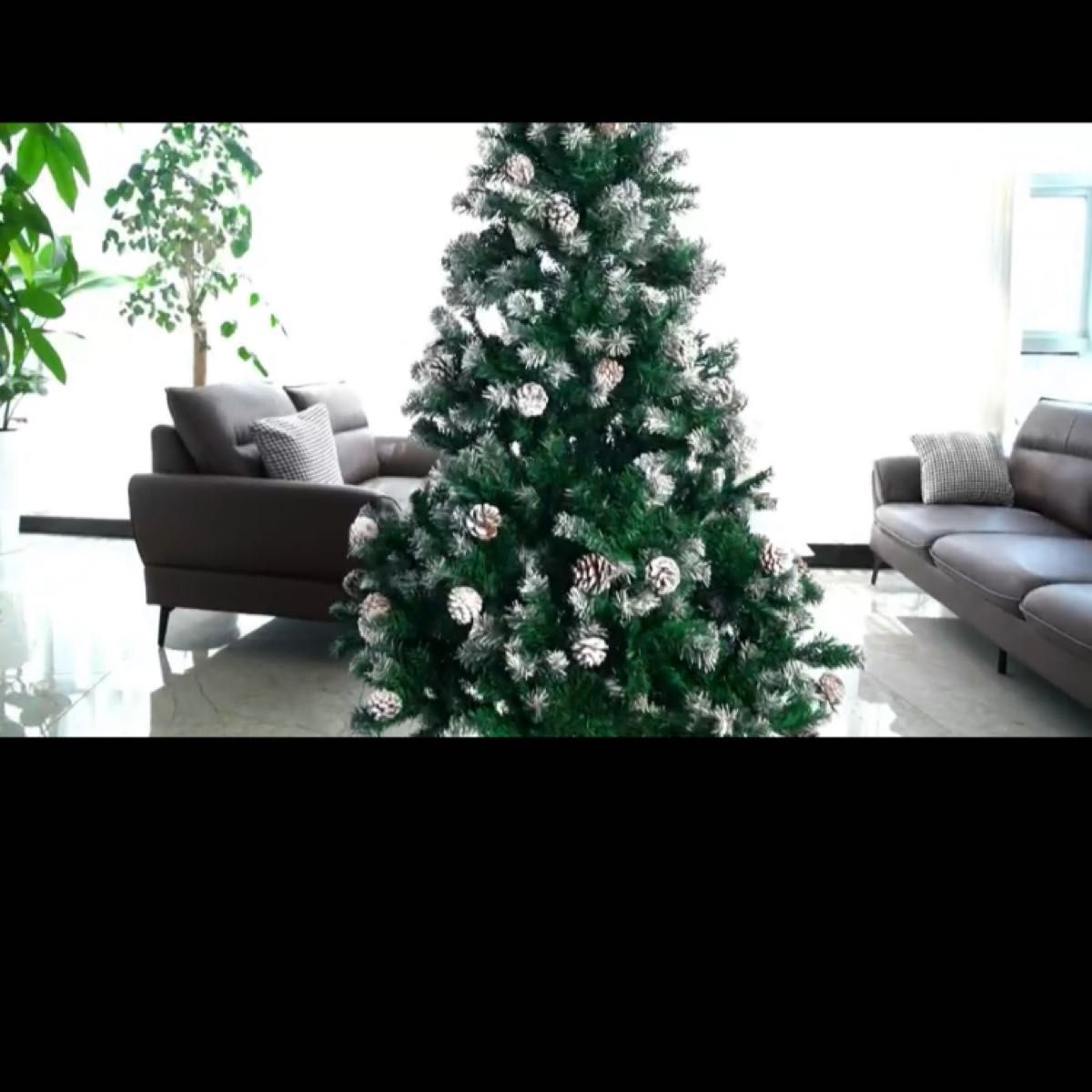 クリスマスツリー  新品未使用　雪　人工　組立簡単  松ぼっくり　180cm