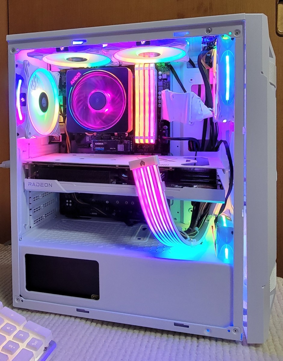 ハイスペックゲーミングPC／Ryzen 7 3800X／RX 6700XT WHITE／NVME M.2 1TB 1000GB／RGB DDR4 32GB／Windows 11 Pro／本体のみ_画像1