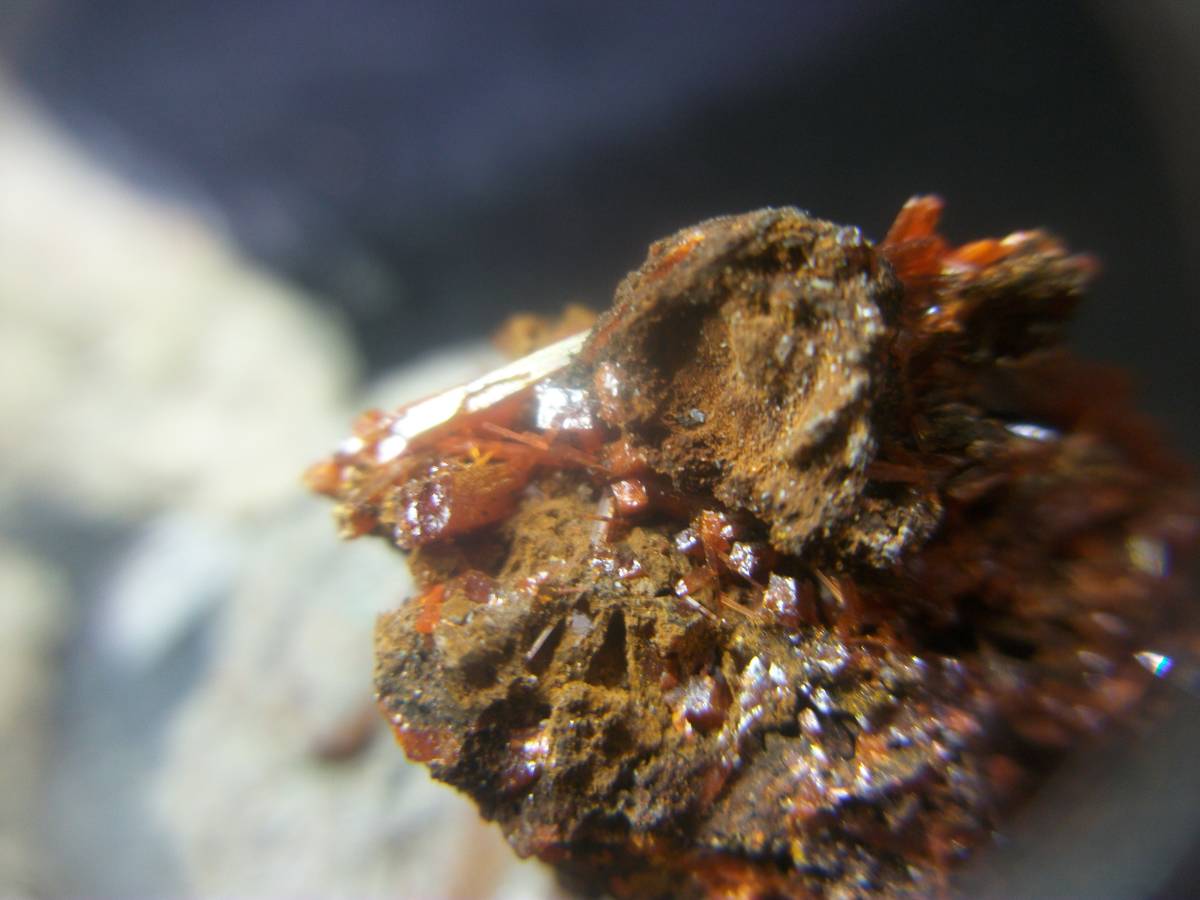 オーストラリア クロコアイト 紅鉛鉱 クラスター 赤～オレンジの柱状結晶 多数 定型外発送の画像10