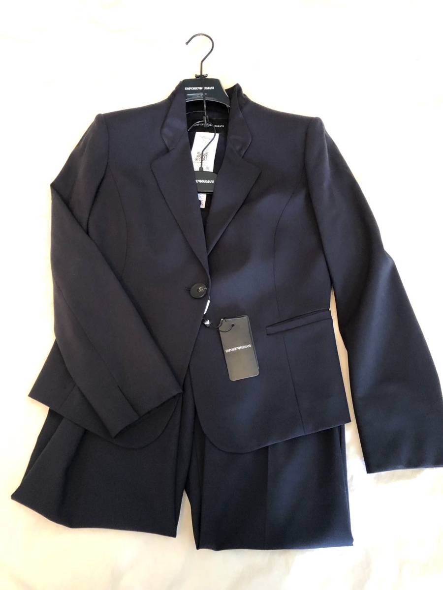 新品エンポリオ・アルマーニ(EMPORIO ARMANI)パンツスーツ サイズ 42