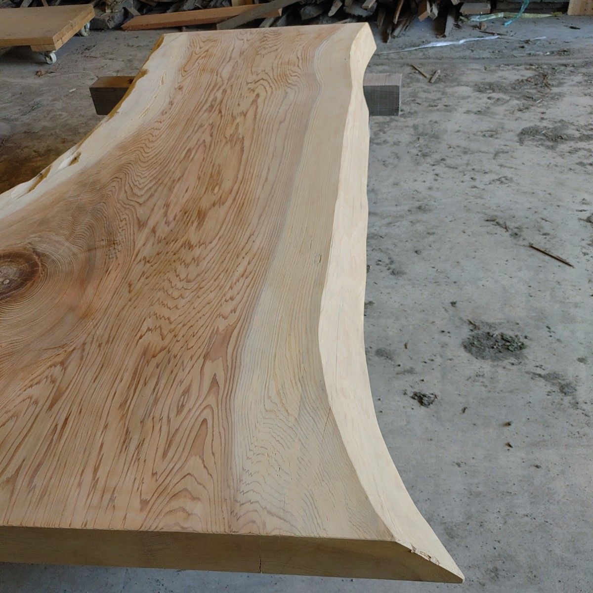 送料込み　１枚板　杉　スギ　無垢材　天板　テーブル　カウンター 天板 座卓 ダイニングテーブル 銘木