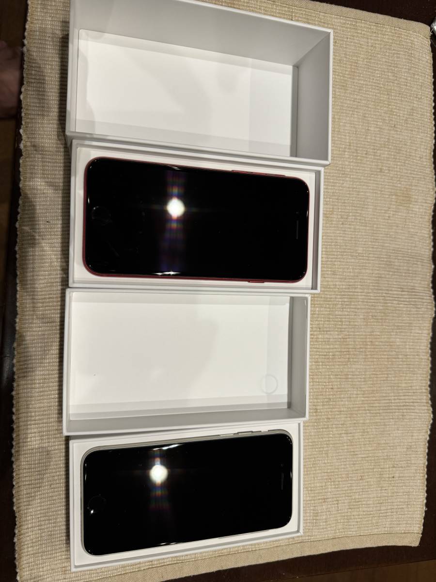 【美品】iPhone SE2 RED 64G、iPhone SE3 starlight 128Gの2台セット　（送料無料）_箱付きになります