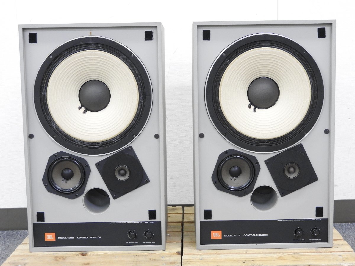 ☆ JBL ジェイビーエル 4311B スピーカーペア ☆中古☆_画像1