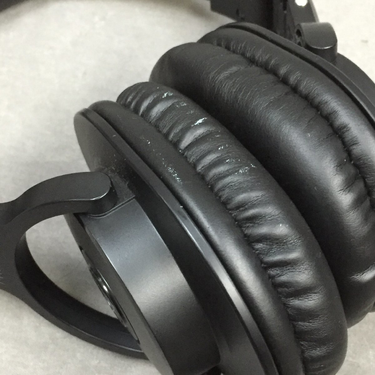 f146*80 【やや傷汚れ有】 2310-774 audio-technica ATH-M30x 有線ヘッドホン_画像4