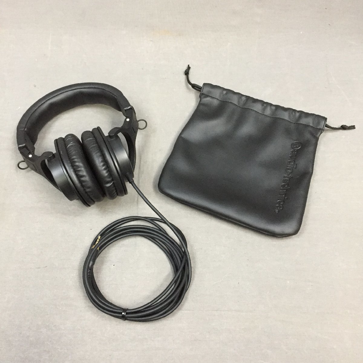 f146*80 【やや傷汚れ有】 2310-774 audio-technica ATH-M30x 有線ヘッドホン_画像1