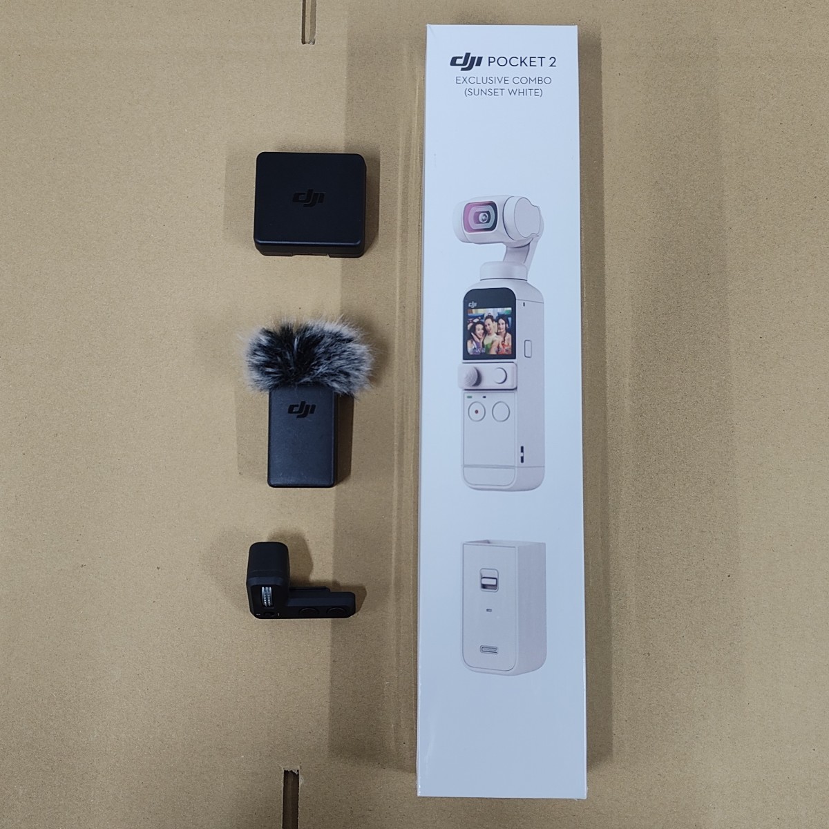 ほぼ新品】DJI Pocket2 サンセットホワイト+広角レンズ+無線 ほぼ新品】DJI Pocket2 サンセットホワイト+広角レンズ+無線
