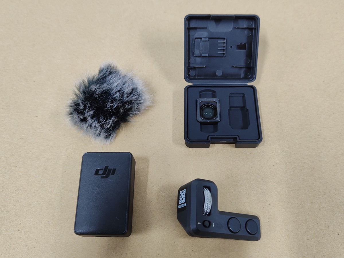 【ほぼ新品】DJI Pocket2 サンセットホワイト＋広角レンズ＋無線マイク＋コントロールホイール_画像4