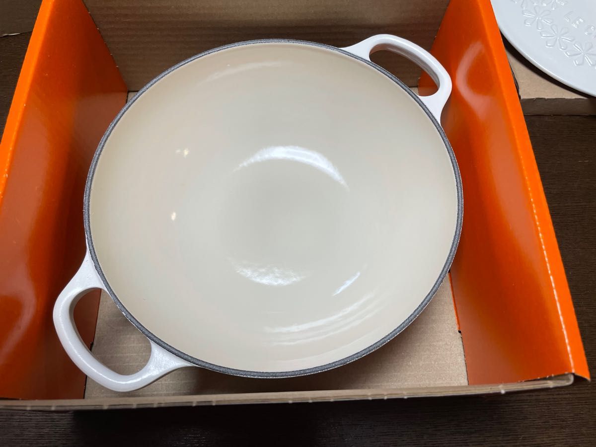 完売品 ル・クルーゼ フラワーレリーフ22 鍋 マルミット ルクルーゼ-