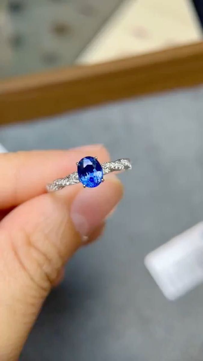 天然ダイヤモンド付き ブルーサファイア リング 指輪 K18 Vivid Blue