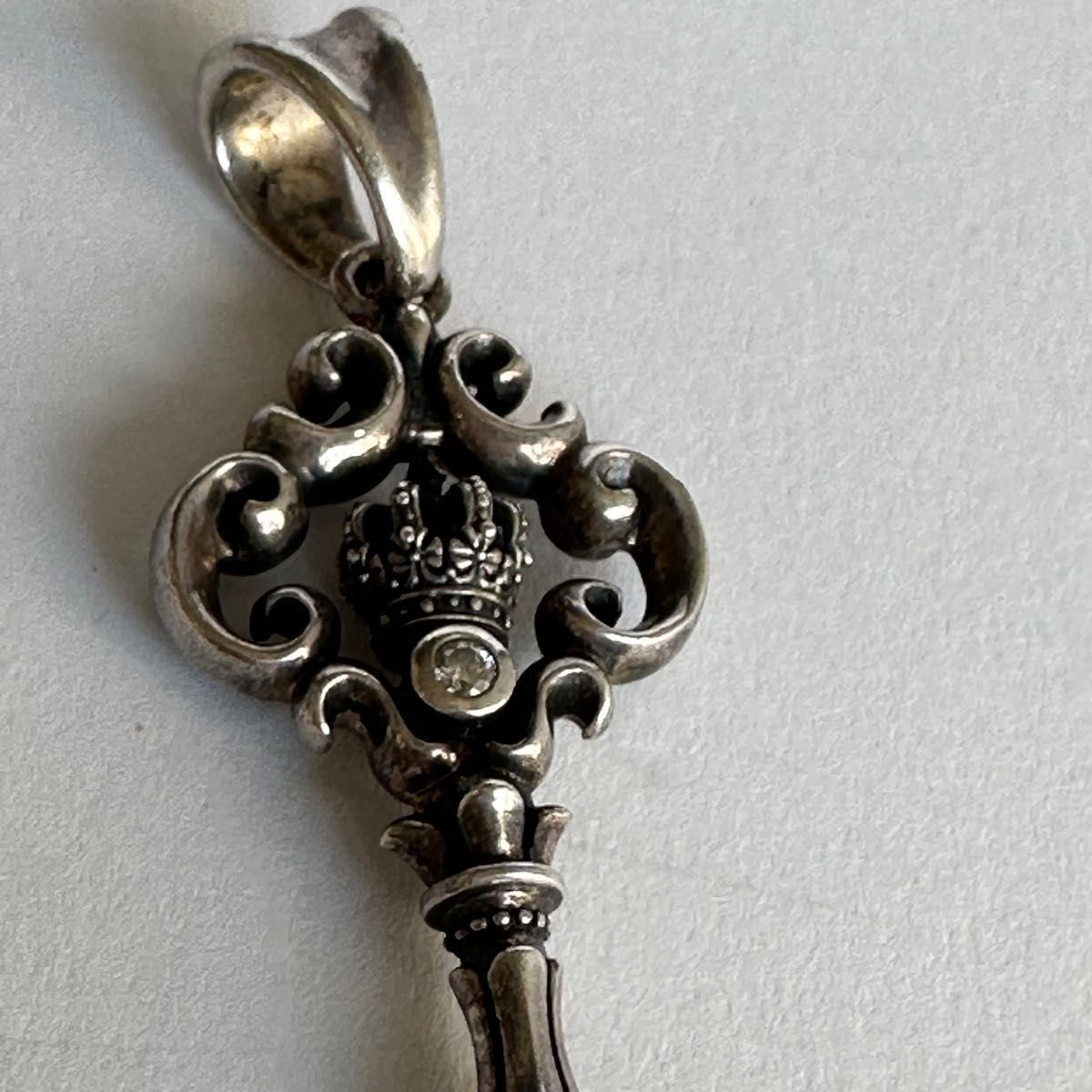 《used》Justin Davis ペンダントトップ シルバー ネックレストップ 鍵型 KEY ルビー SILVER
