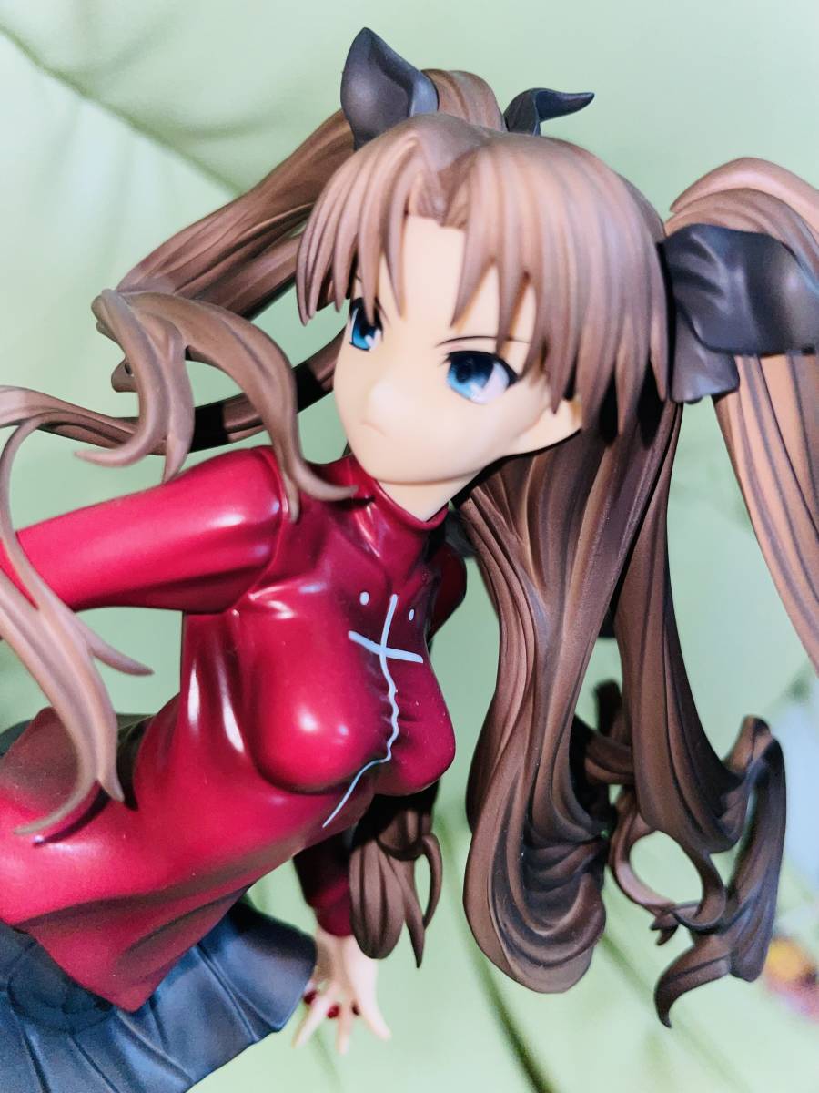 中古フィギュア 箱無し グッドスマイルカンパニー 1/7 劇場版 Fate/stay night UNLIMITED BLADE WORKS 遠坂 凛 ガラスケース保管 美品 _画像1