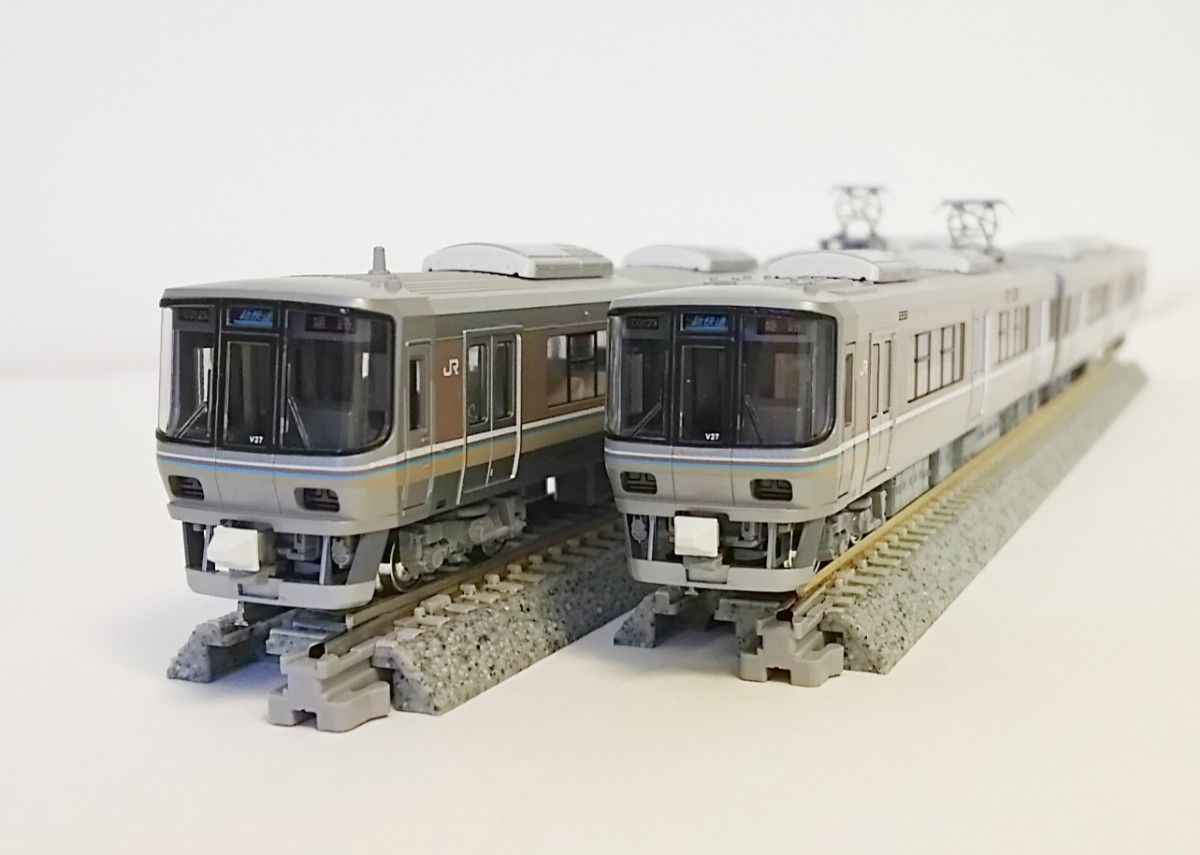 223系2000番台１次車　新快速4両セット　カトー10-537 