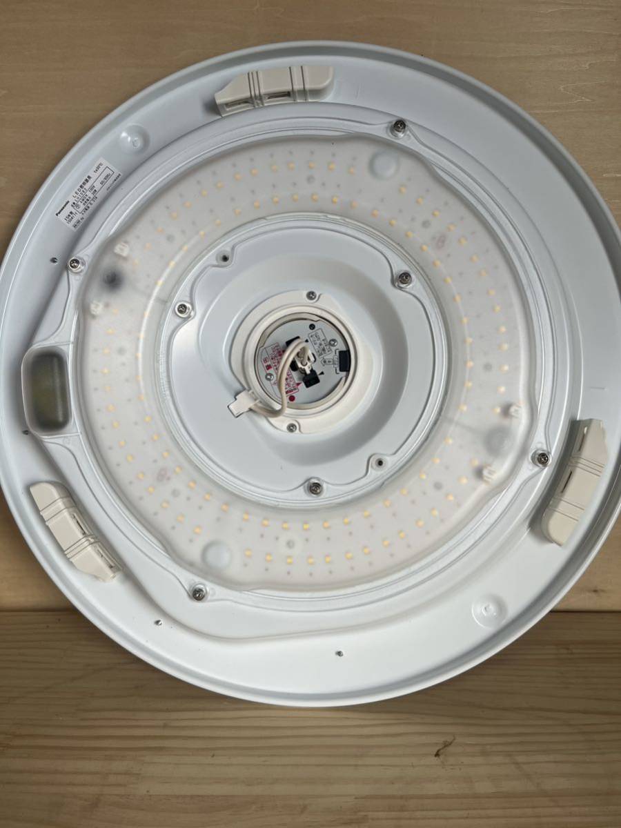 D　813　パナソニック　LED　照明器具　シーリングライト　6畳　リモコンなし　2015年製　中古_画像3