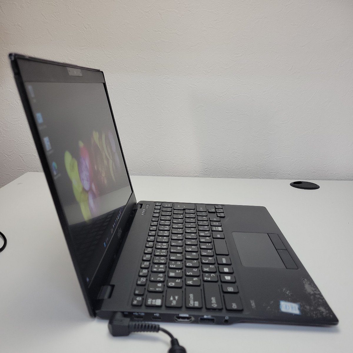 FUJITSU 富士通LIFEBOOK WU2-C2/ FMVWC3U28/ Win11Pro/Corei7第8世代/メモリ16GB/SSD256GB/中古作動品_画像6