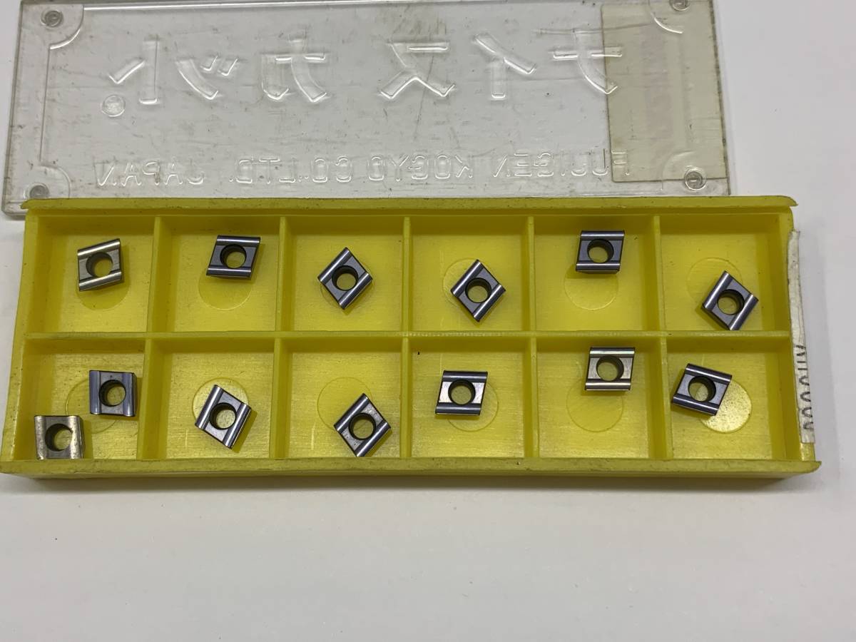 □マキタ メタルバンドソー B126 バンドソー 動作品!美品!□ □マキタ メタルバンドソー B126 バンドソー 動作品!美品!□