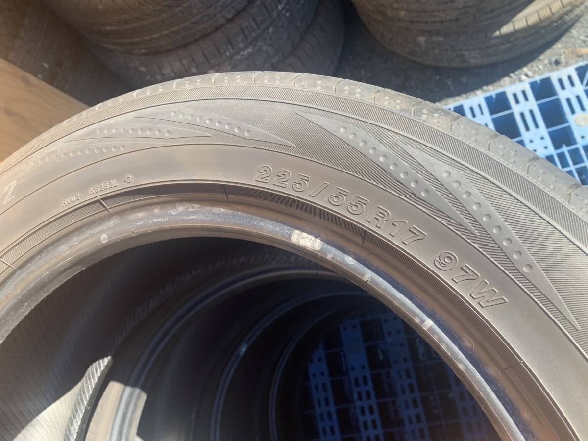 バリ山 ヨコハマ ブルーアース RV02 225/55R17 製造年数20年 残溝約6.0～6.3㎜ 4本セット MADE IN JAPAN_画像1