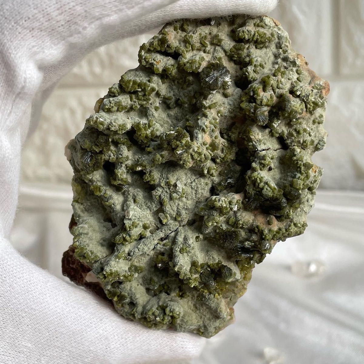 【リボン型の結晶付き】 緑簾石原石　エピドート　鉱物標本　原石標本　原石　鉱石　クラスター　パワーストーン　結晶　標本