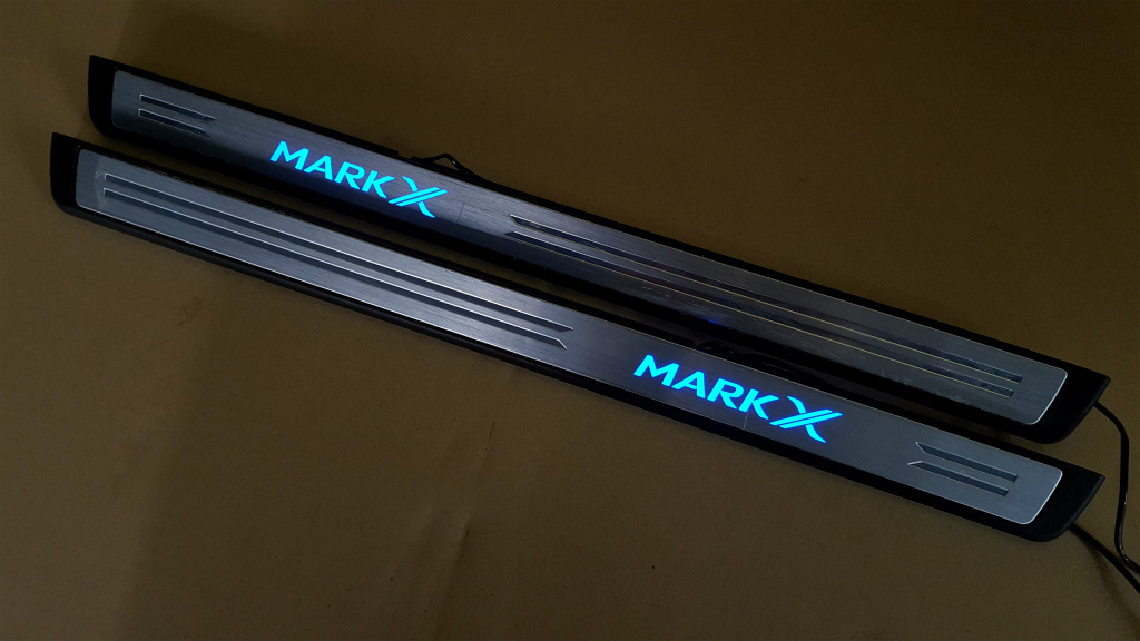 GRX120　mark X スカッフプレート　LED　EL?　サイド　ステップ　イルミプレート　121　マークX_画像1