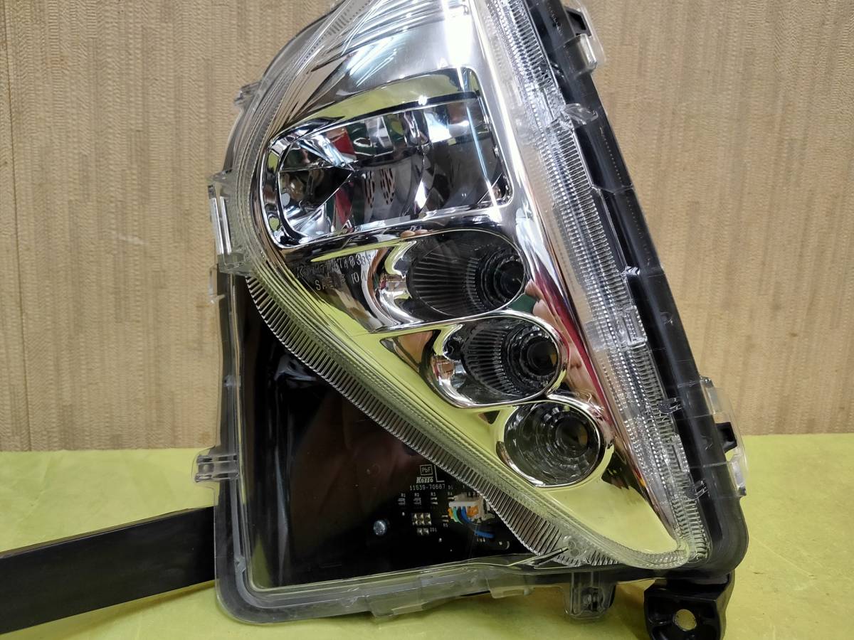 良品 プリウス 50系 前期 純正 左フォグランプ LED KOITO 47-83 ZVW50/ZVW51/ZVW55　81220-47030_画像4